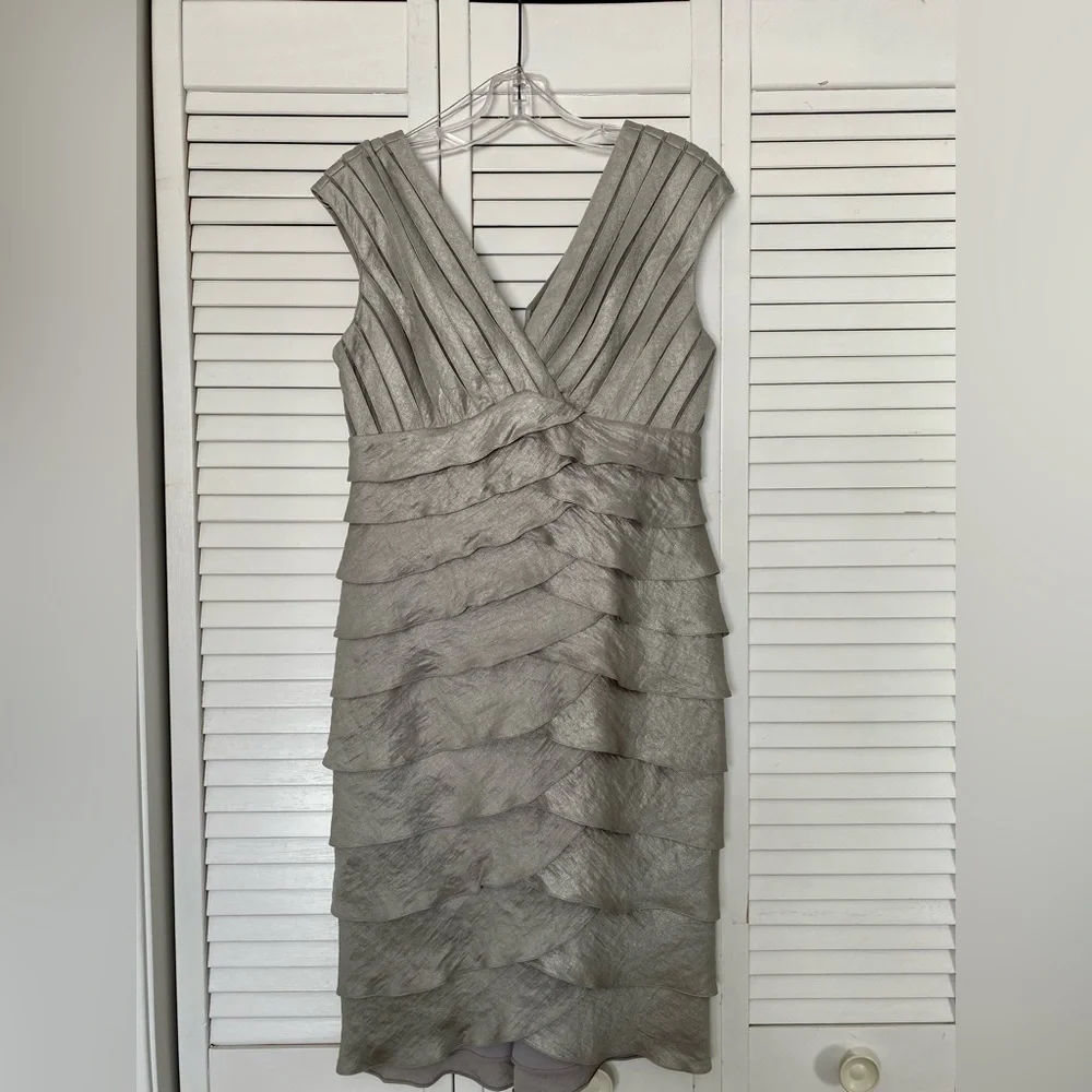 Knee length dress with ruffles and elastic lining underneath - Picture 1 of 5